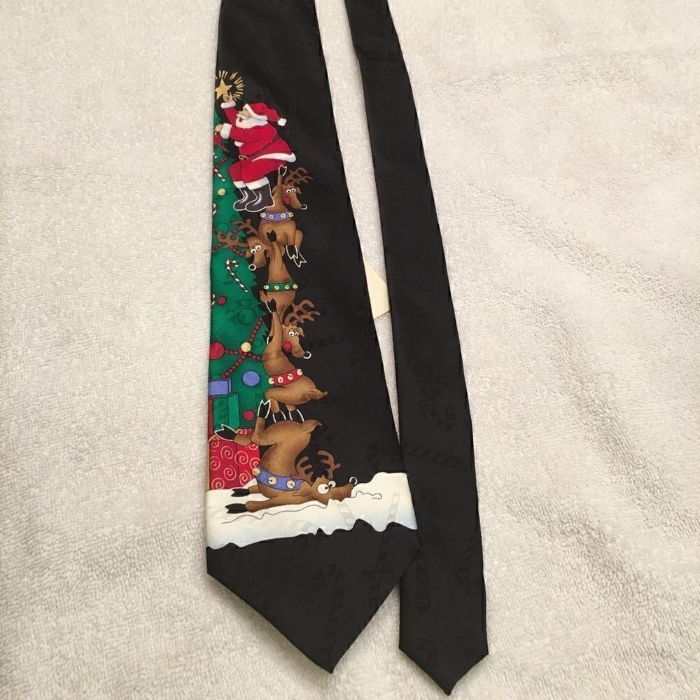 NWT Tie Santa Reindeer decorating tree 100% silk handmade Yule Greetings brand